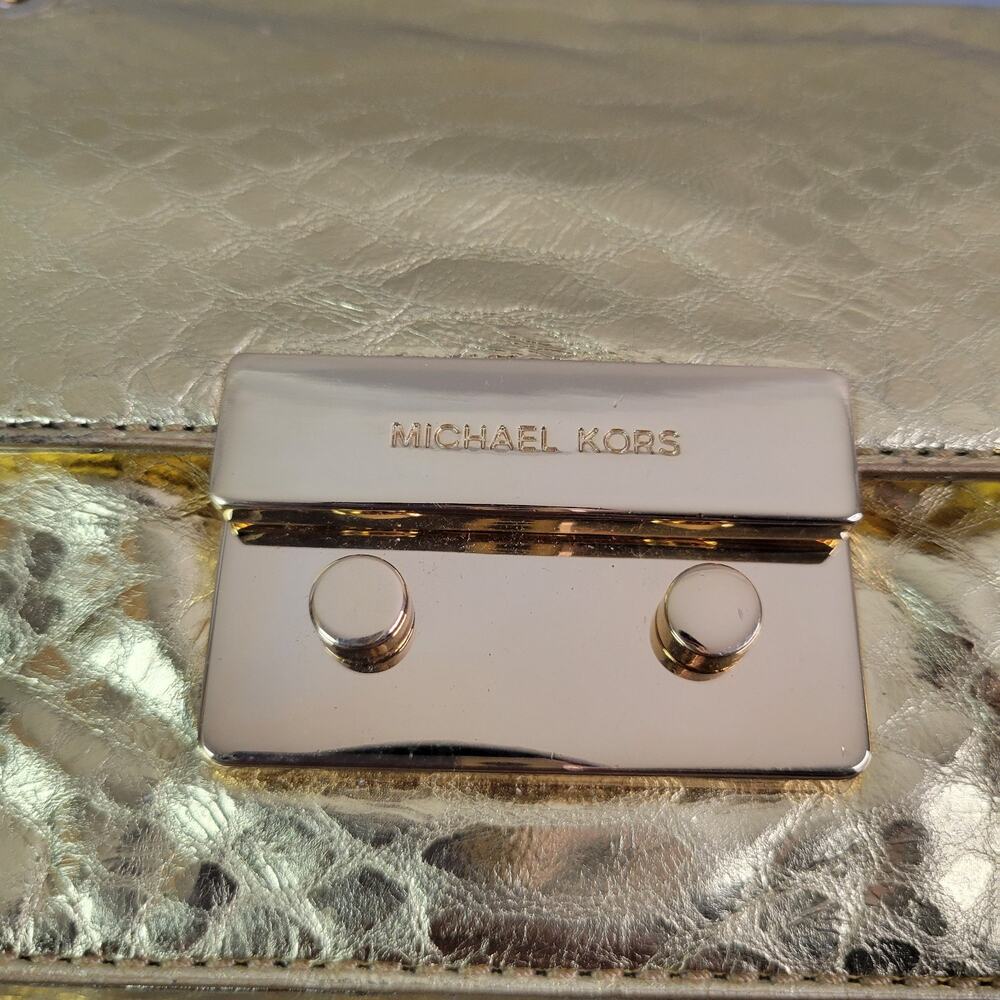 Michael Kors Mini Handbag Gold Snakeskin Embossed Chain Strap - Picture 2 of 15